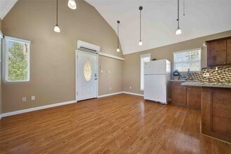 27016 FM2978 in Magnolia, TX - Foto de edificio - Building Photo