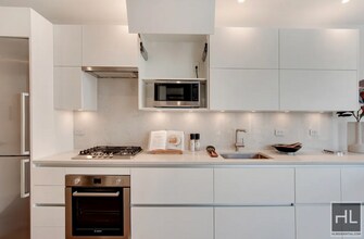 East 44th Street, Unit 40N in New York, NY - Building Photo - Building Photo