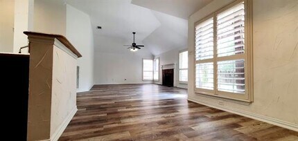 9720 Windy Hollow Dr in Irving, TX - Building Photo - Building Photo