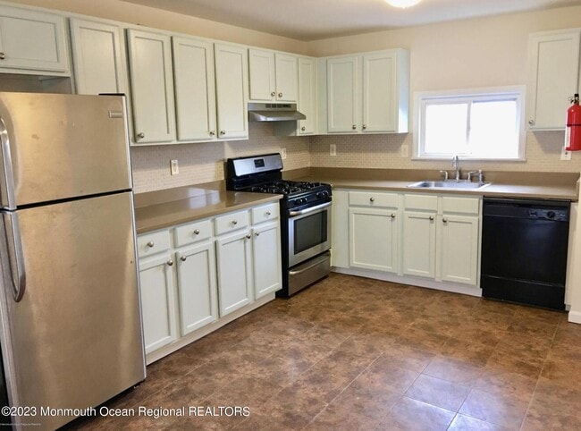 property at 200 7th Ave