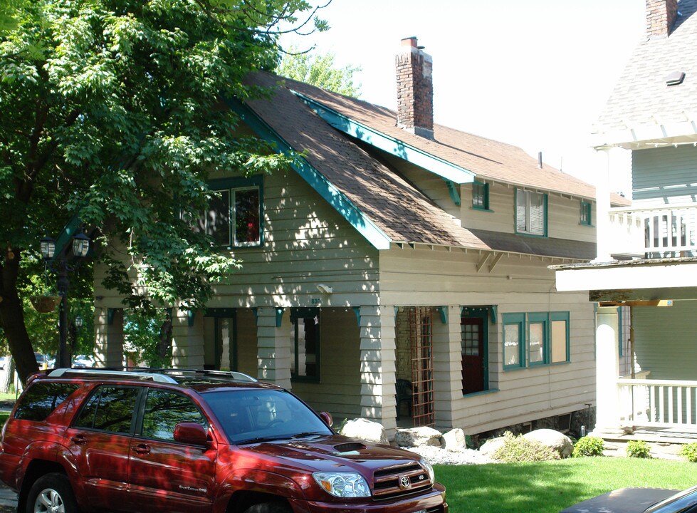 830 S Lincoln Pl in Spokane, WA - Foto de edificio