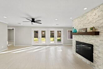 10811 Tupper Lake Dr in Houston, TX - Building Photo - Building Photo