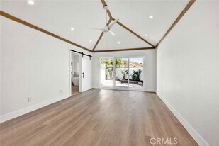 804 Gardenia Way in Newport Beach, CA - Building Photo