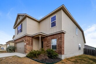 323 Krieghoff Wy in New Braunfels, TX - Building Photo - Building Photo