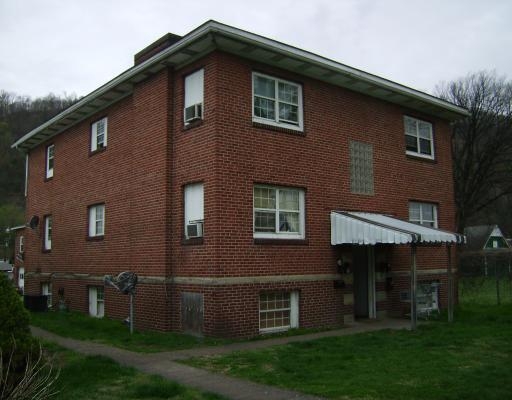 207 83rd St in Charleston, WV - Building Photo