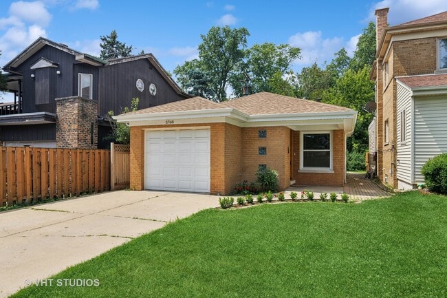 property at 5768 N Lacey Ave