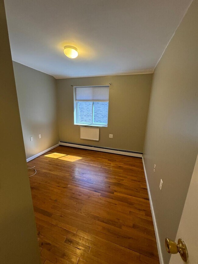 115 Pugsley Ave in Bronx, NY - Building Photo - Building Photo