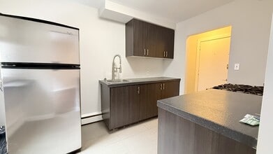 23 McClary Ave in London, ON - Building Photo - Building Photo