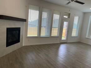 2532 Birchcrest Dr in Fort Worth, TX - Foto de edificio - Building Photo