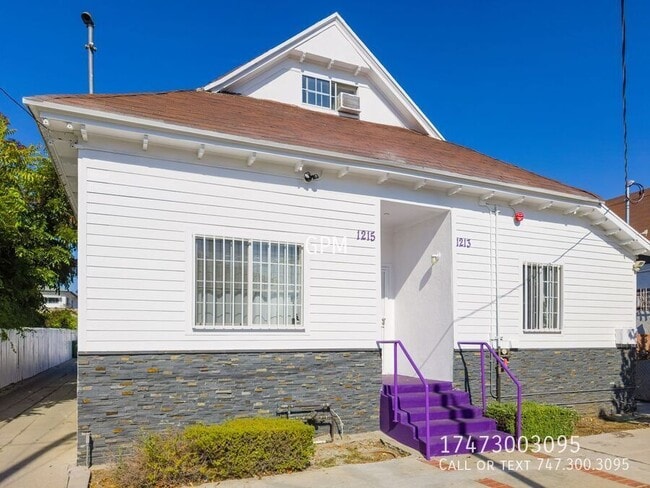 property at 1215 1/2 Dewey Ave
