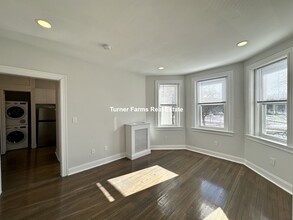 107 Park Dr, Unit 14 in Boston, MA - Building Photo - Building Photo