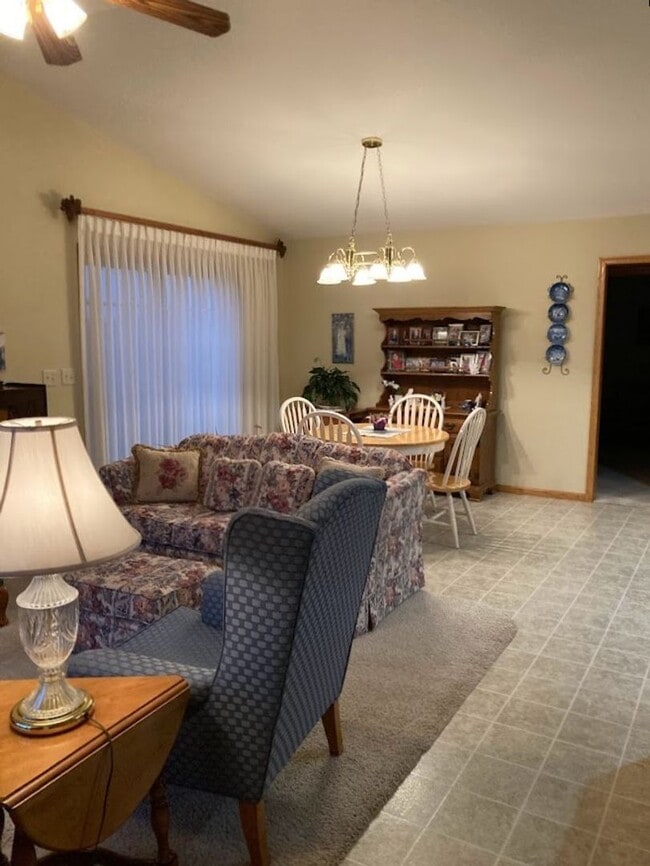1619 Covey Dr in River Falls, WI - Building Photo - Building Photo