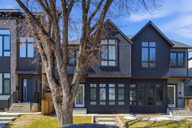 3517 42 St SW in Calgary, AB - Building Photo - Building Photo