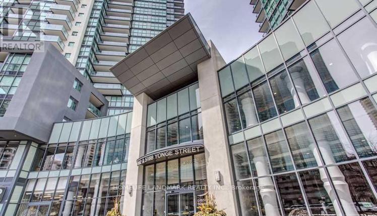 5168 Yonge St in Toronto, ON - Building Photo