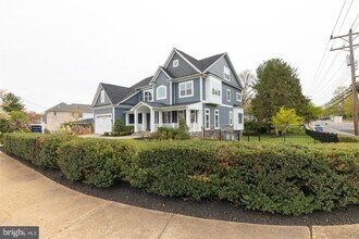 6829 Rosemont Dr in McLean, VA - Building Photo - Building Photo