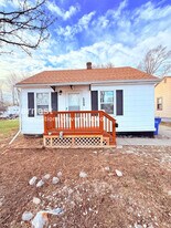 8640 Chalmers Ave in Warren, MI - Building Photo