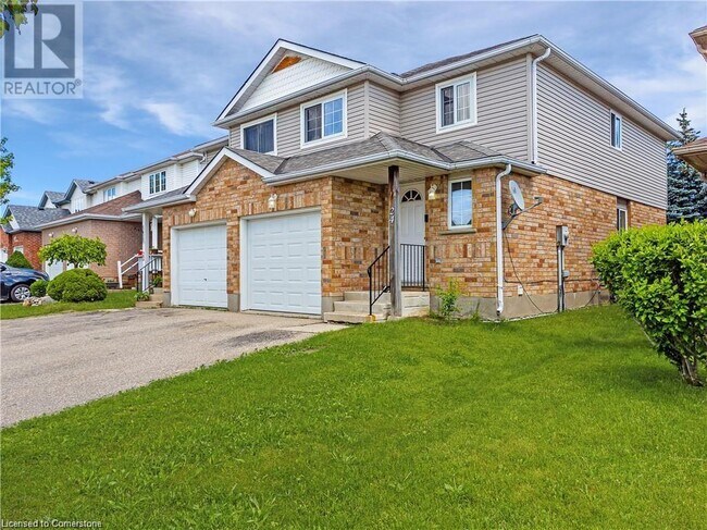 24 ACTIVA Ave in Kitchener, ON - Building Photo - Building Photo
