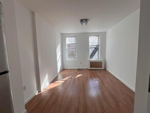 39 Mott St in New York, NY - Building Photo - Building Photo