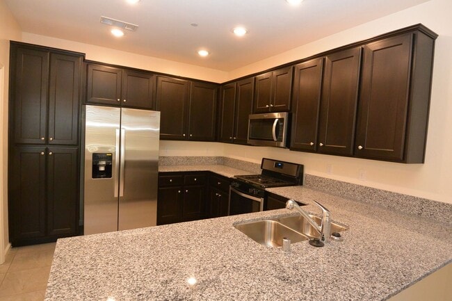 4926 W Flagstaff Ave in Visalia, CA - Building Photo - Building Photo