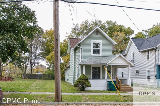 206 S Hosmer St in Lansing, MI - Foto de edificio - Building Photo