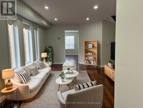 3819 Allcroft Rd in Mississauga, ON - Building Photo - Building Photo