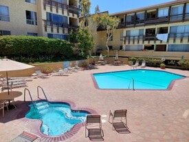 5600 Kensington Way, Unit 102 in Culver City, CA - Building Photo