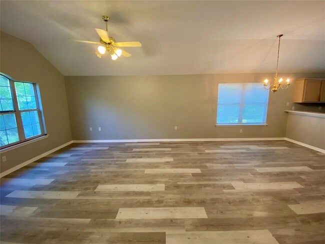 5710 Lark Creek Dr in Austin, TX - Building Photo - Building Photo