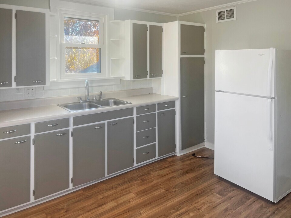 935 E Ft Wayne St in Warsaw, IN - Building Photo