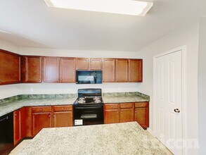 4976 Mt Hope Dr in Winston-Salem, NC - Building Photo - Building Photo