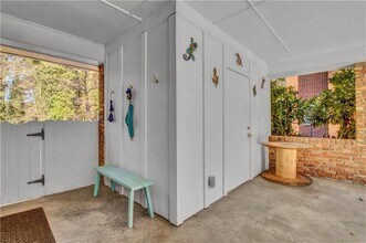 3155 Hogan Rd SW in Atlanta, GA - Foto de edificio - Building Photo