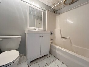 1243 Beacon St, Unit 8B in Brookline, MA - Building Photo - Building Photo