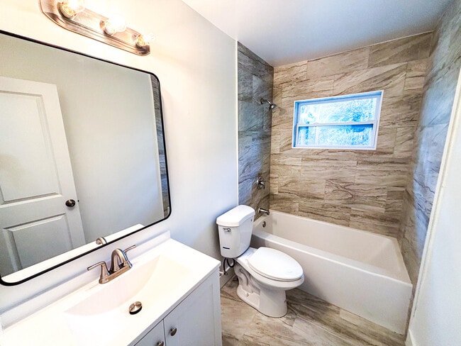 2135 Sibley Ave in Fort Pierce, FL - Building Photo - Building Photo