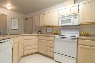 Brighton Park in Anchorage, AK - Building Photo