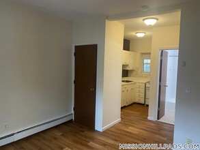 54 S Huntington Ave in Boston, MA - Building Photo - Building Photo