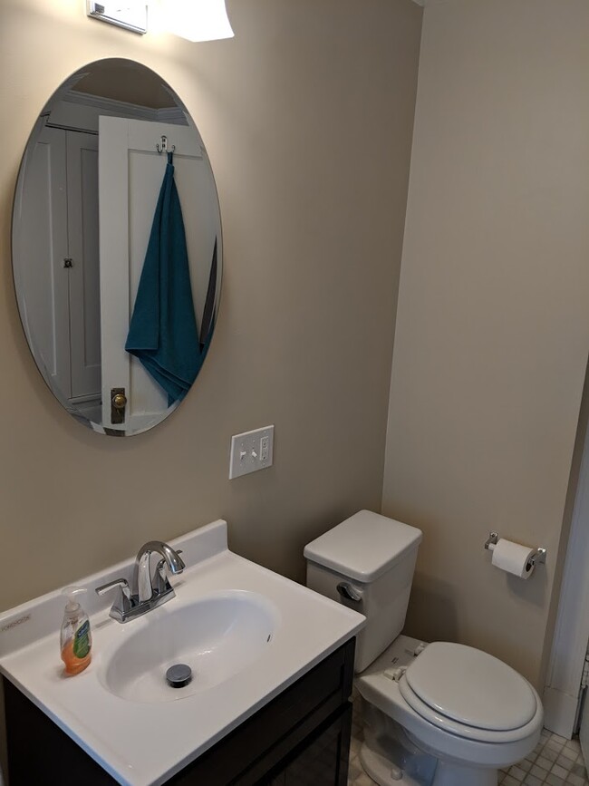 12 Westbourne Rd, Unit 1