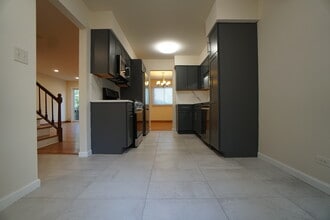 1613 Leytonstone Dr in Wheaton, IL - Building Photo - Building Photo