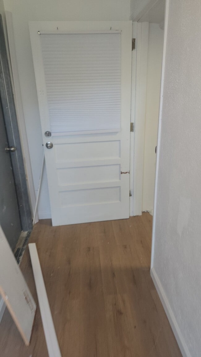 441 Meacham Ave in Elmont, NY - Foto de edificio - Building Photo