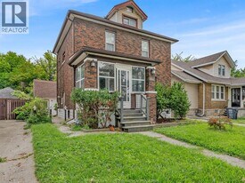 427 INDIAN in Windsor, ON - Building Photo