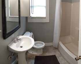 17-17 W 5th St in Freeport, TX - Building Photo - Building Photo