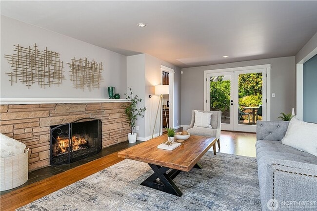 11056 SE 31st St in Bellevue, WA - Building Photo - Building Photo