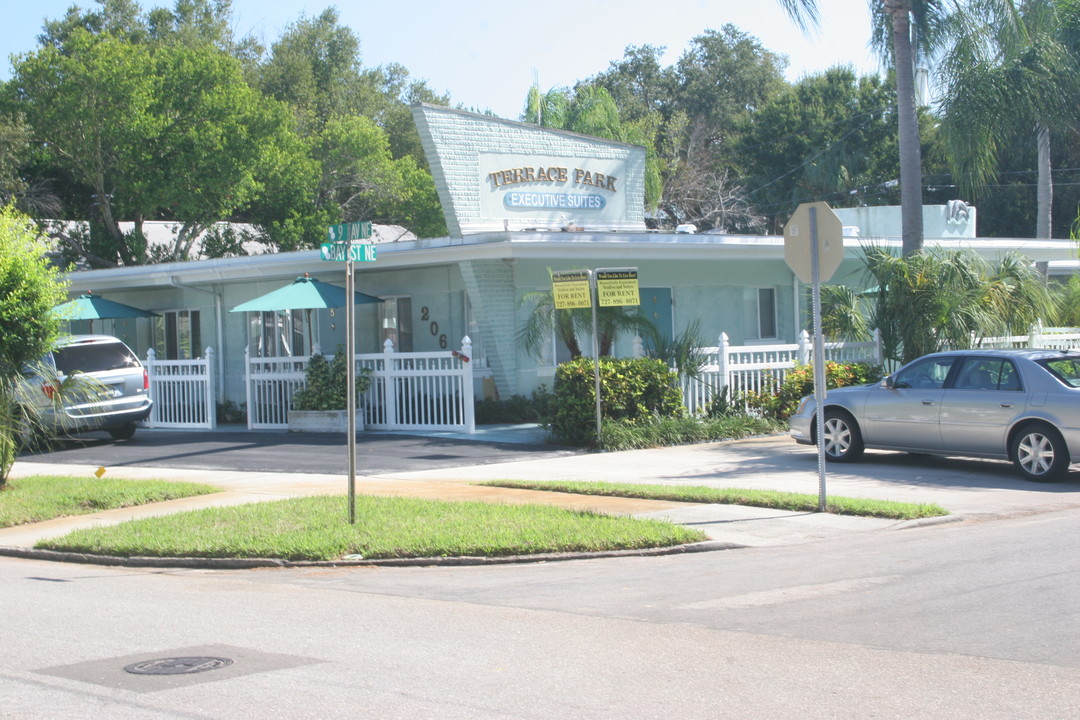 Terrace Park Villas in St. Petersburg, FL - Building Photo