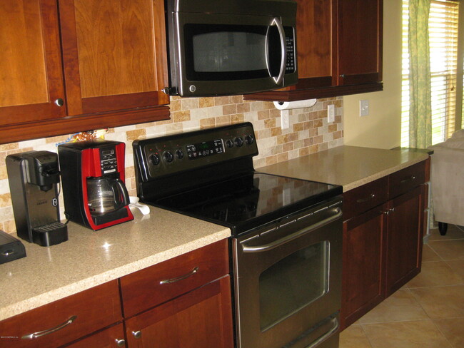 1108 Pine Island Ct in Middleburg, FL - Building Photo - Building Photo