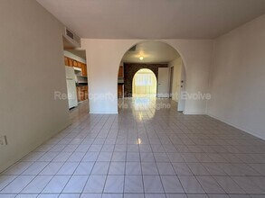 4717 N 82nd Ave in Phoenix, AZ - Building Photo - Building Photo