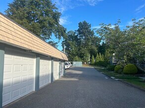 1450 Melville Ave in Fairfield, CT - Building Photo - Building Photo