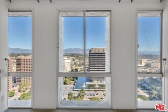 800 W 1st St in Los Angeles, CA - Building Photo - Building Photo