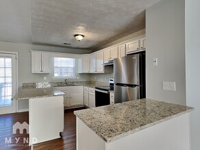 375 Mountainview Dr in Covington, GA - Building Photo - Building Photo