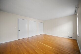 148 Quincy Shore Dr, Unit 31 in Quincy, MA - Building Photo - Building Photo