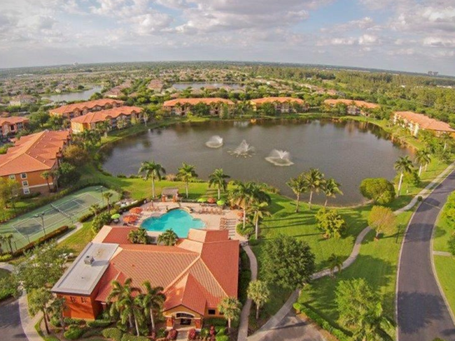 Palms of Monterrey in Ft. Myers, FL - Foto de edificio - Building Photo