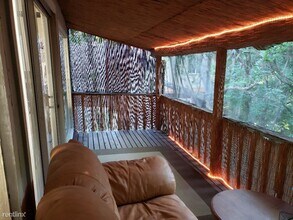 1120 Hollow Creek Dr-Unit -Apt D in Austin, TX - Foto de edificio - Building Photo