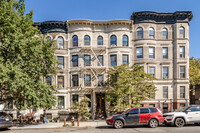 211 8th Ave in Brooklyn, NY - Foto de edificio - Building Photo